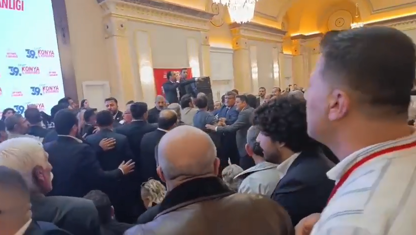 CHP Konya İl Kongresi’nde arbede çıktı