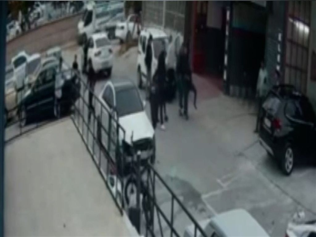 Konya'da 12 kişinin yaralandığı oto boyama atölyesine silahla saldırının görüntüleri ortaya çıktı; 3 gözaltı