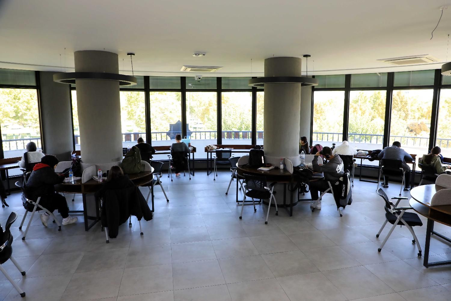 Öğrencilerin Gözdesi Adalet Parkı Millet Kütüphanesi’nde Onlıne Rezervasyon Dönemi
