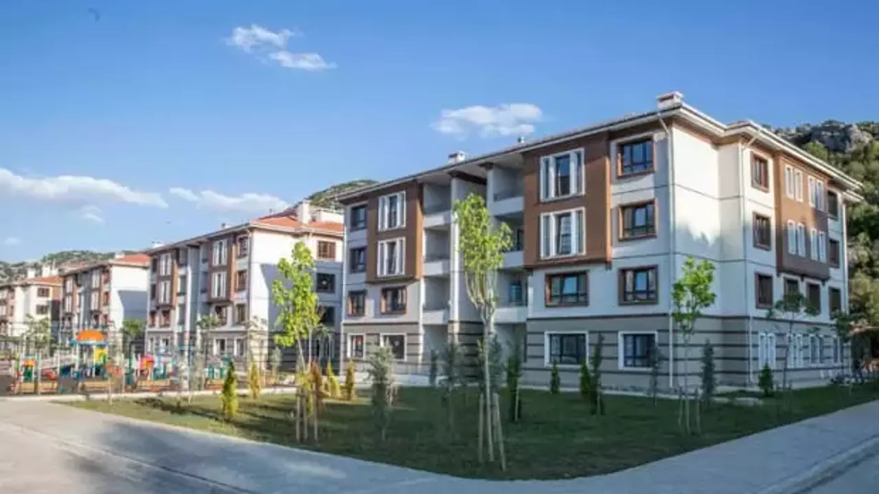 Konya’ya 15 bin yeni konut! İlçelere göre dağılım belli oldu: Selçuklu, Meram ve Karatay’a kaç konut yapılacak?