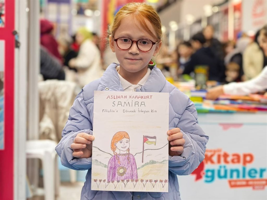 9 yaşındaki Aslıhan, yazdığı hikaye kitabının gelirini Filistin'e bağışlayacak
