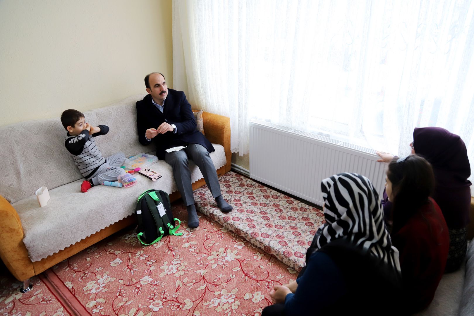 Başkan Altay, şartları uyan hanelere kombi desteğinin devam ettiğini açıkladı