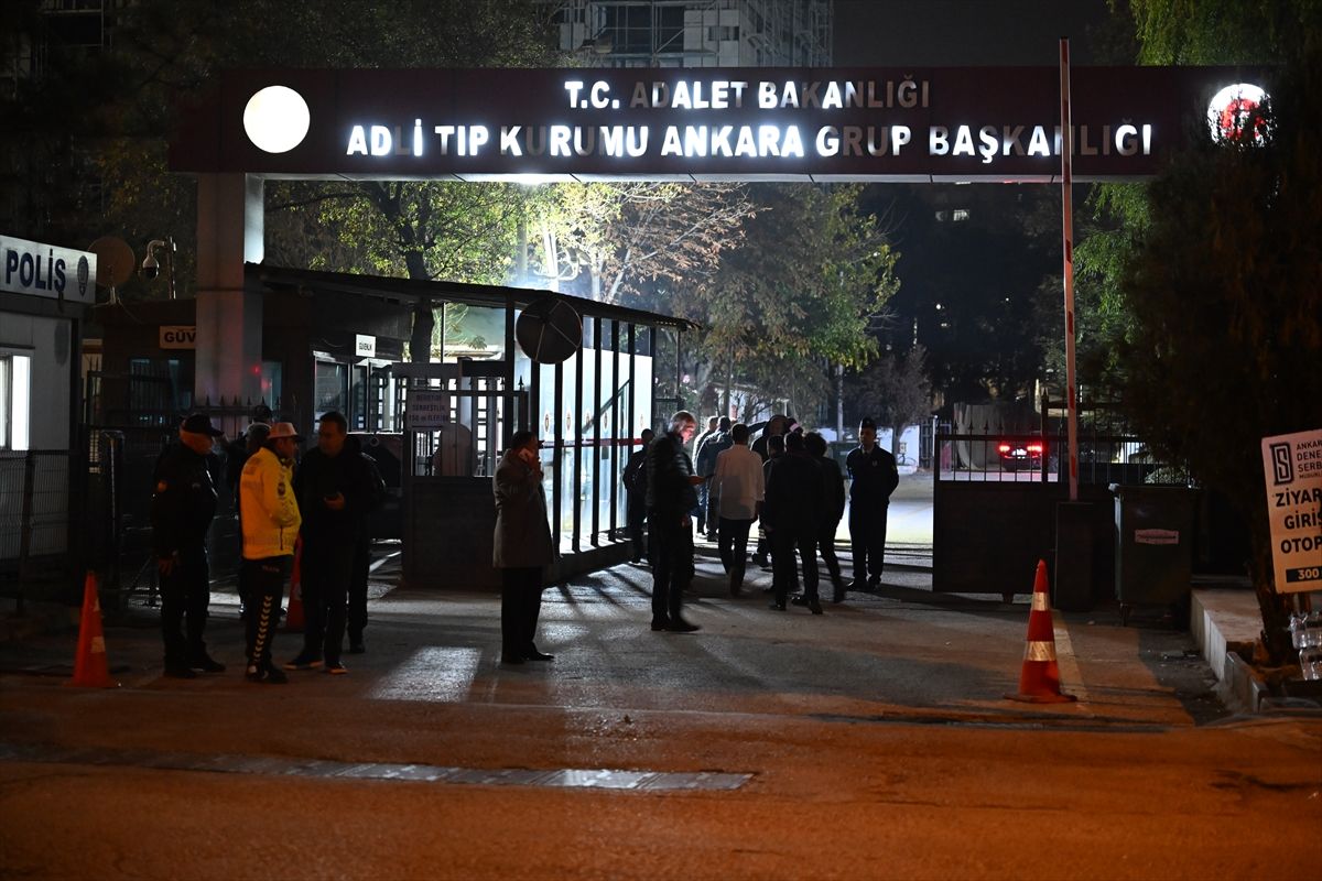 Gürcistan'da düşen askeri uçakta şehit olan askerlerin naaşları Adli Tıp Kurumuna getirildi