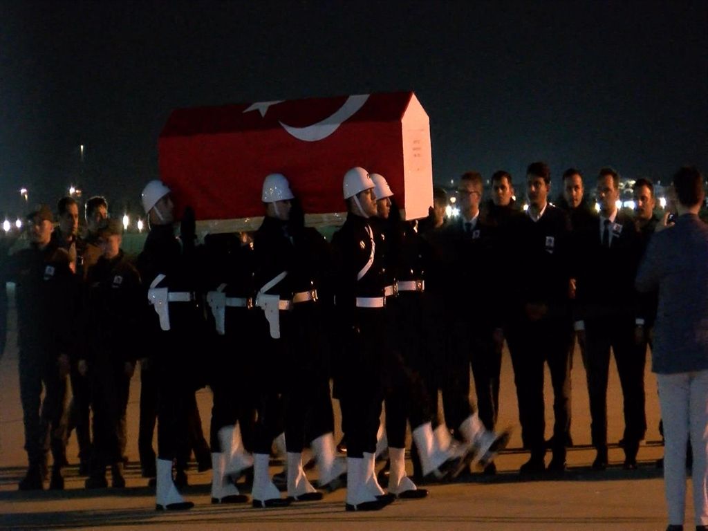  Hırvatistan'da düşen yangın uçağında şehit olan Pilot Bahar'ın naaşı Türkiye'ye getirildi