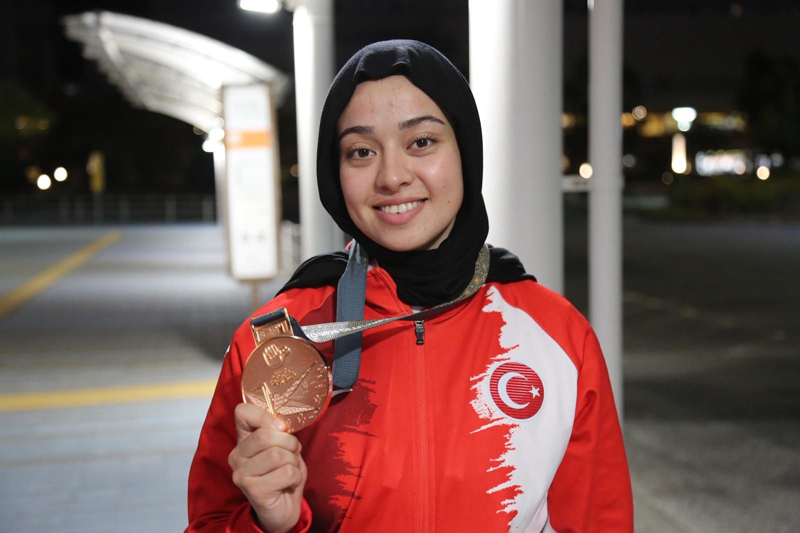 Konya Büyükşehir Belediyesporlu Esma, Türkiye'nin gururu oldu!