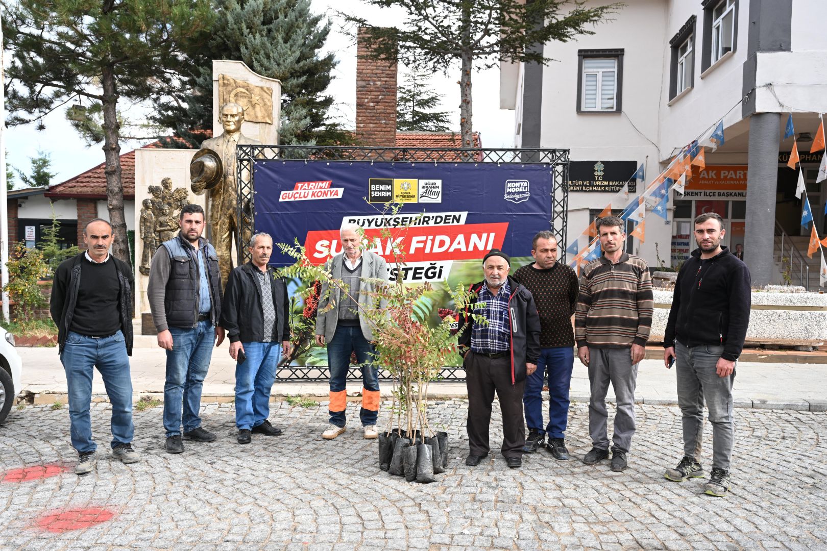 Konya Büyükşehir Üreticiye Sumak Fidanı Desteğinde Bulundu