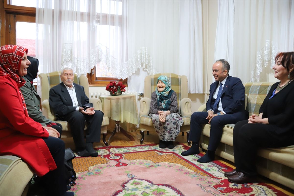 Konya'da 102 yaşındaki emekli öğretmen ve yurt müdürüne vefa ziyareti