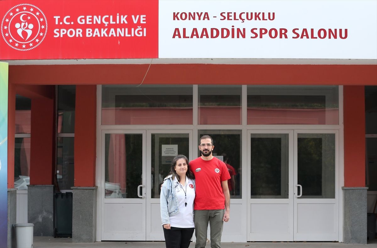 Konya'da Azimli antrenör görme engelli eşinin kulübünde şampiyonlar yetiştiriyor