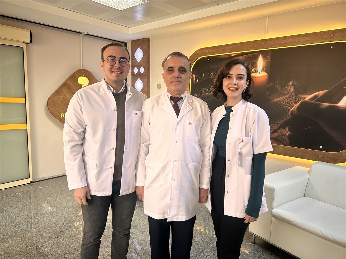 Konya'da Doktor baba, kızı ve damadı aynı hastanede hizmet veriyor