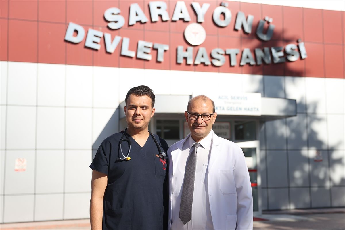 Yer Konya... Çocukluğunu geçirdiği hastanede doktor olarak babasıyla görev yapıyor