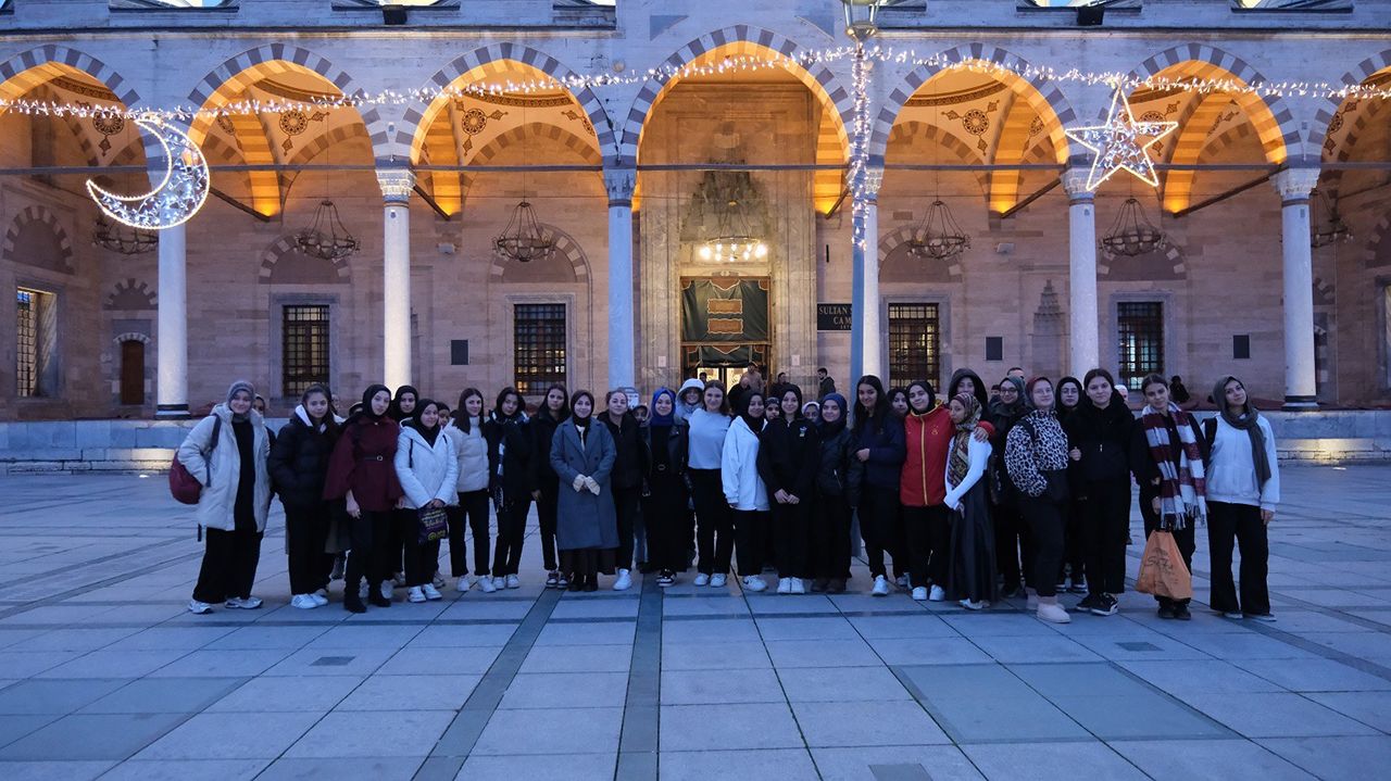 Karatay’da Öğrenciler Sabah Namazı Programında Buluşuyor