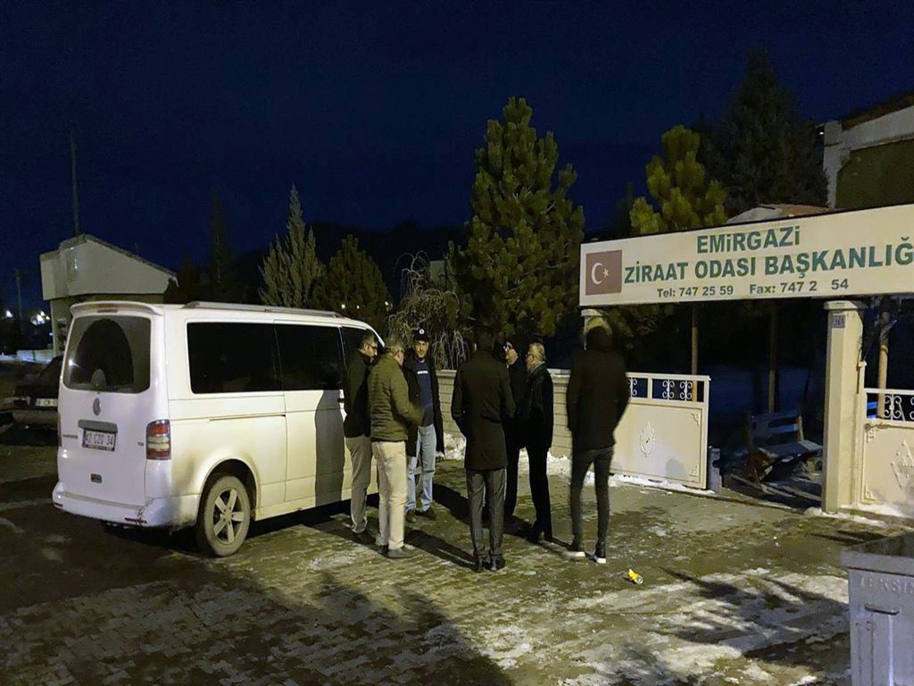 Konya'da 2 husumetlisini tabancayla yaraladı, jandarmaya teslim oldu