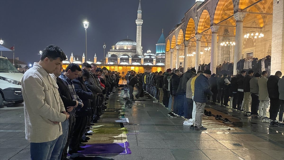 Konya'da Regaip Kandili idrak edildi