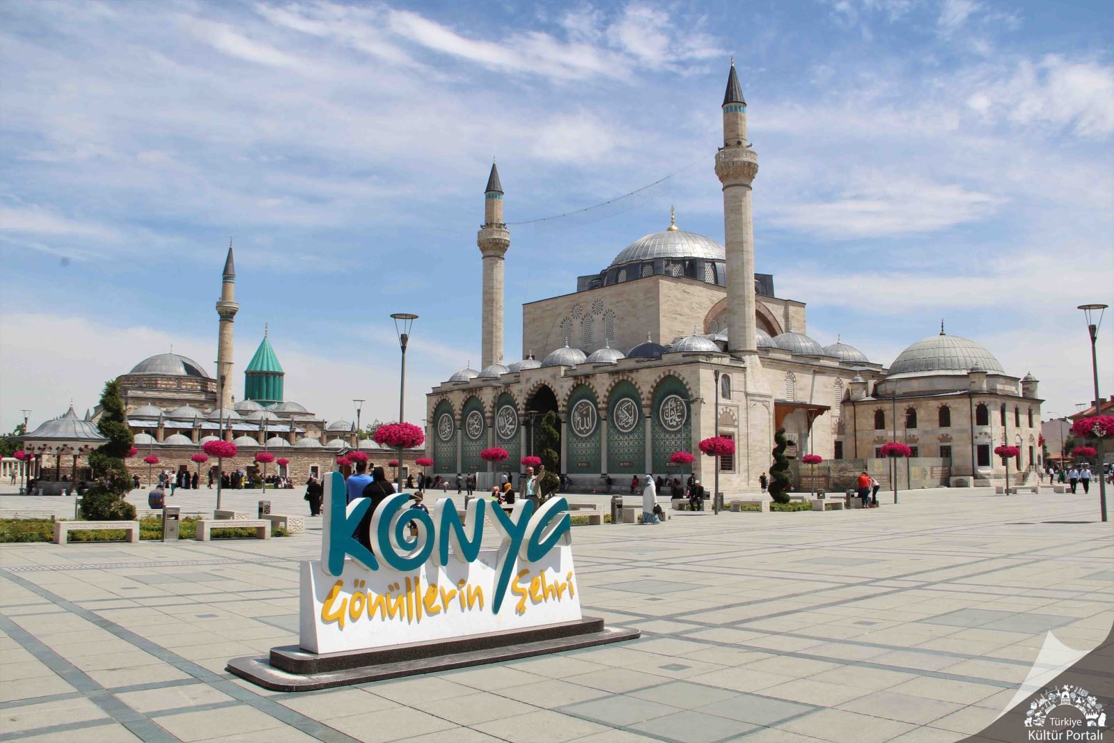 Konya'nın tarihi camisinde son kez Cuma namazı kılınacak!