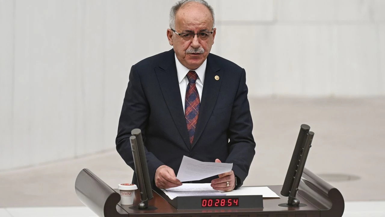 Mustafa Kalaycı: "Siyasetçilerin gelir kaynakları kamuoyunun bilgisine sunulmalı"
