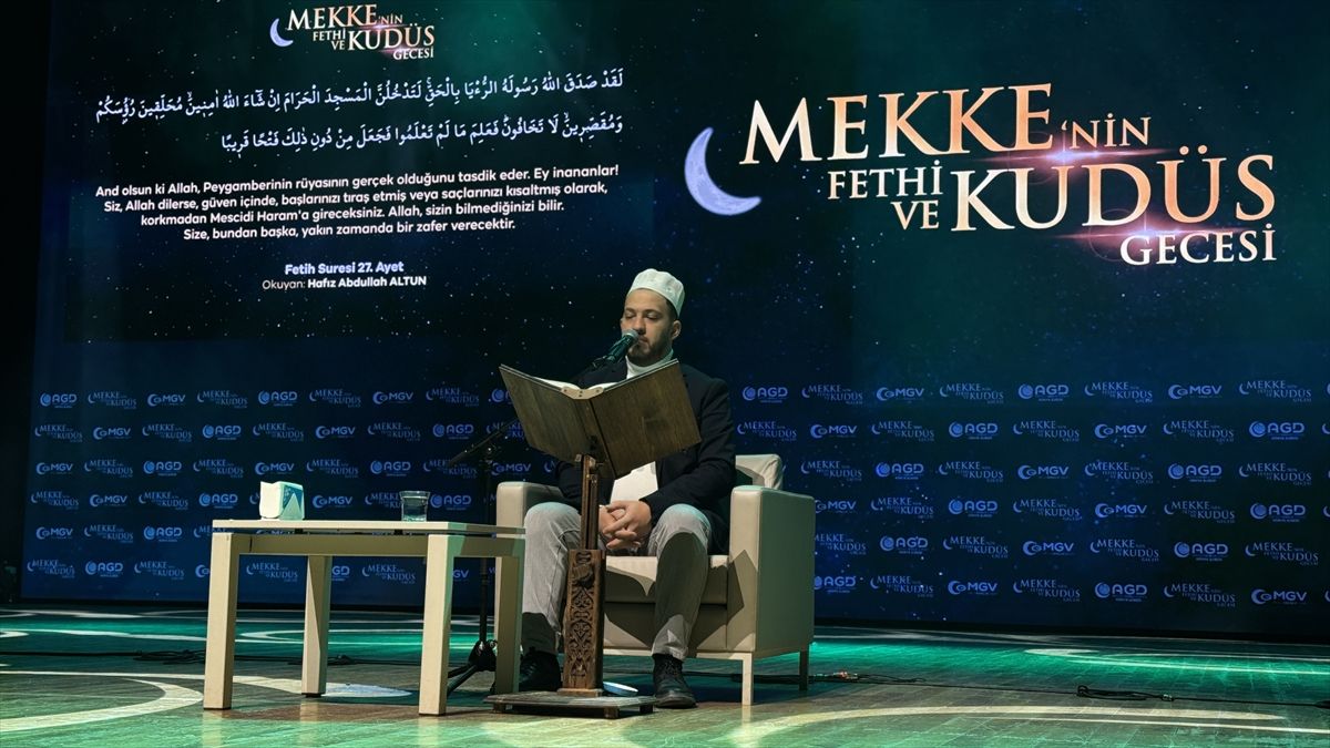 Konya'da "Mekke'nin Fethi ve Kudüs Gecesi" programı düzenlendi