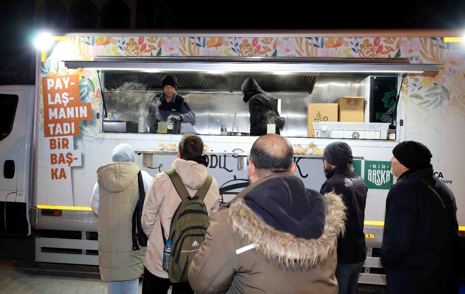 Karatay Belediyesi'nin sıcak çorba geleneği devam ediyor