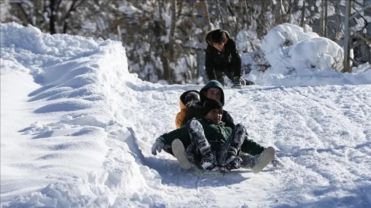  Konya merkezde okullar tatil edildi
