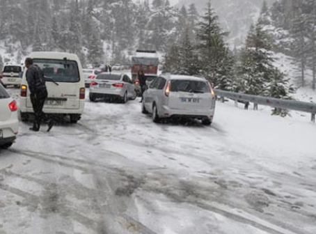 Konya’da kar, tipi ve heyelan ulaşımı felç etti: Birçok yol trafiğe kapalı