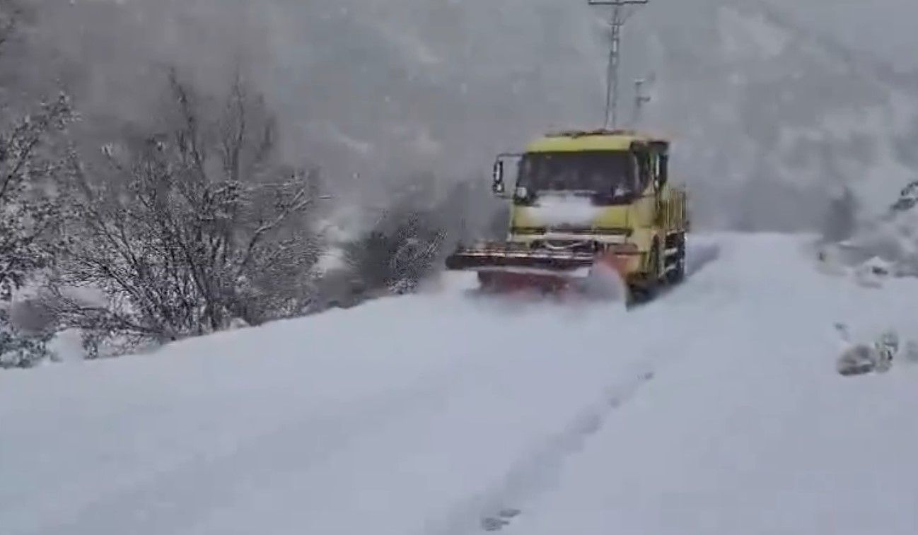 Konya’da kar yağışı hayatı zorlaştırdı: O ilçede yoğun çalışma başlatıldı!