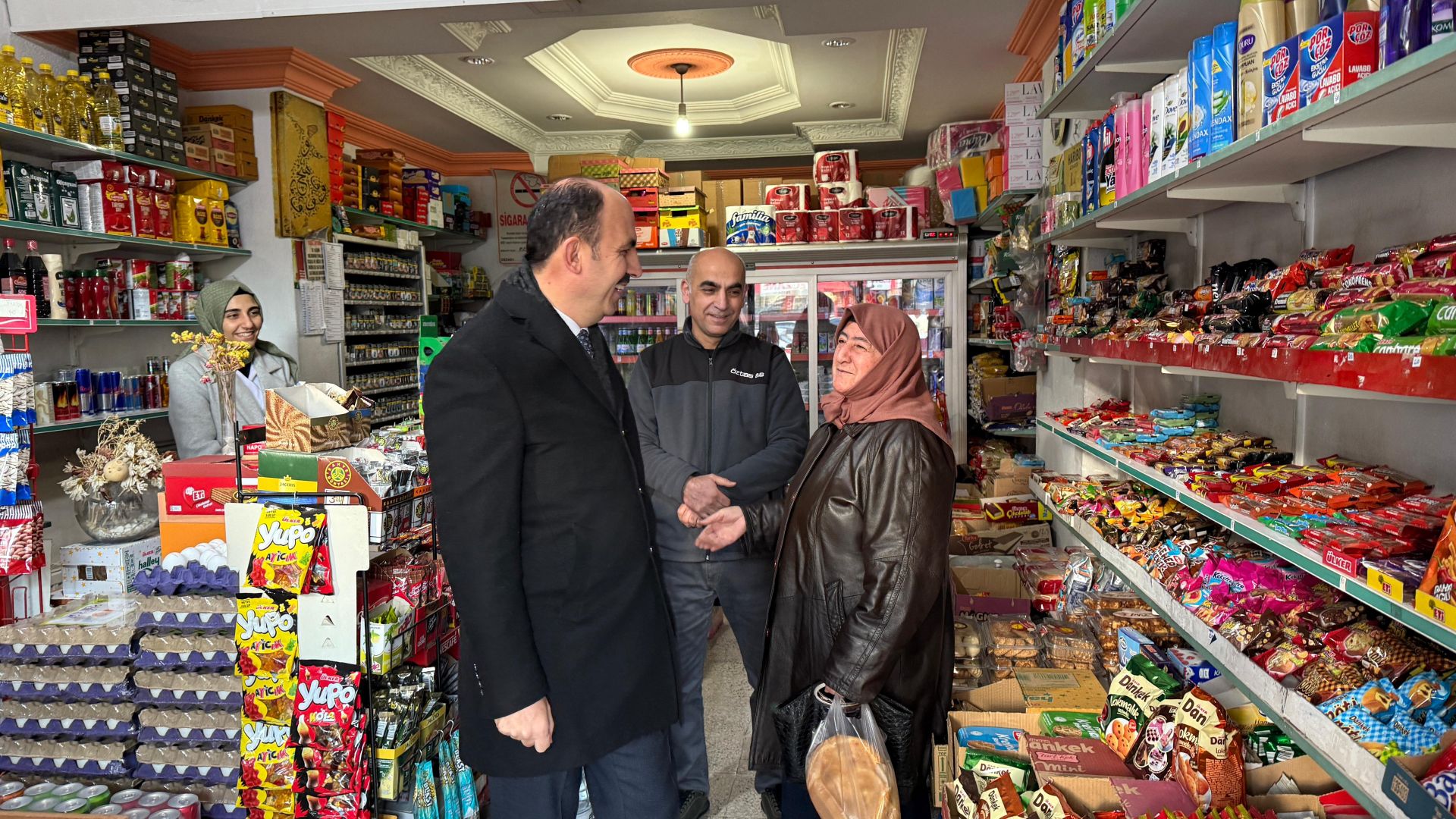 Başkan Altay Şehir Merkezinde İftar Öncesi Esnafı Ziyaret Etti