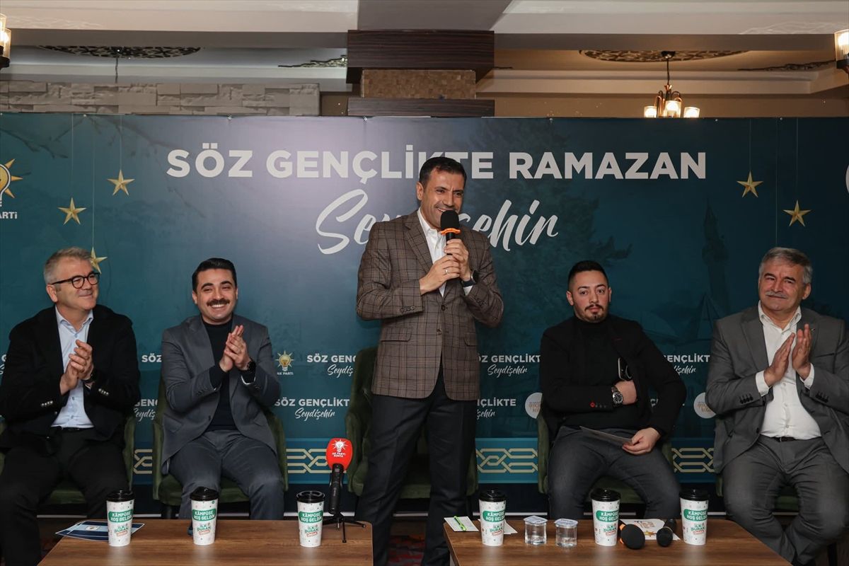 Fatih Özgökçen, Seydişehir'de gençlerle buluştu