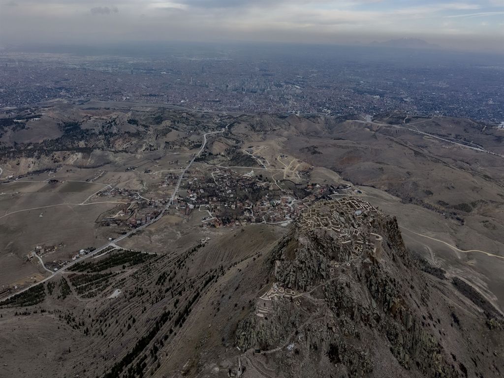 Konya'da binlerce yıllık stratejik kaleye teleferikle çıkacak