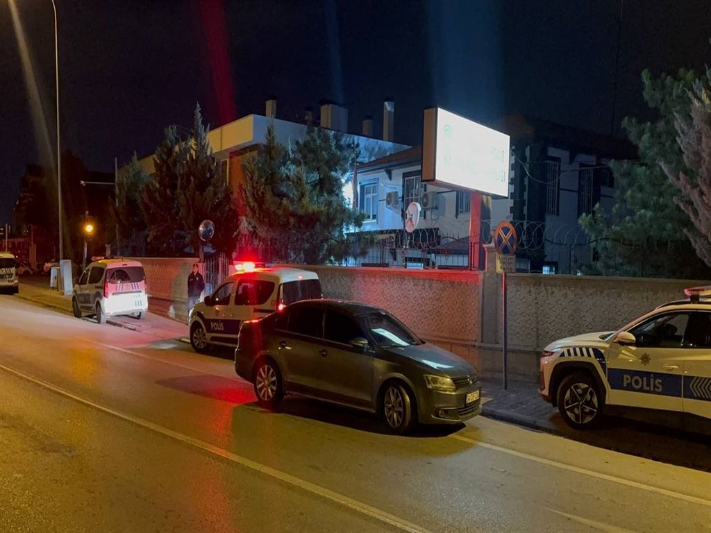 Konya'da Polis merkezindeki cinayette; babası, bıçağı peçeteye sarıp oğluna vermiş