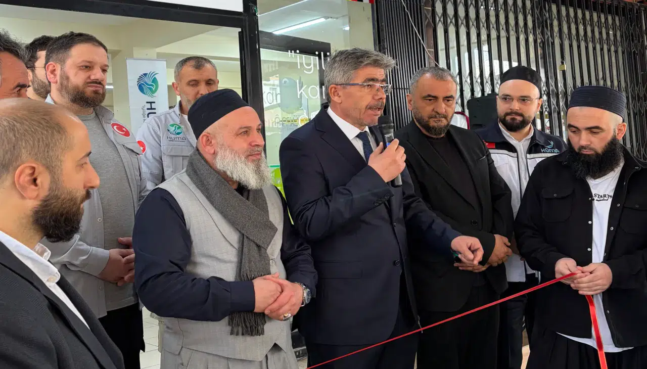 Konya’da Zekat Köprüsü: Yetim Giydirme Mağazası Açıldı
