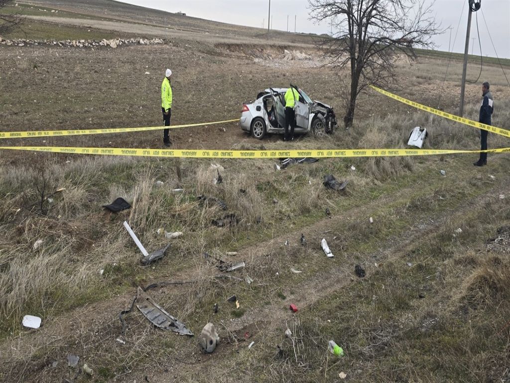 Aksaray'da otomobil şarampole devrildi! Anne ve baba öldü, 4 oğulları ağır yaralandı