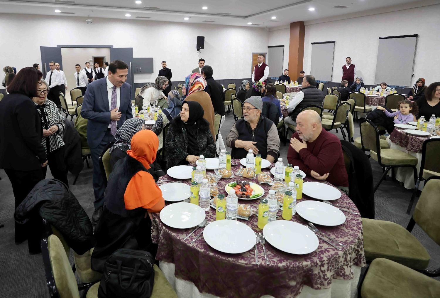 Hasan Kılca, Alzheimer yaşam merkezi sakinleri ve aileleri ile iftarda buluştu