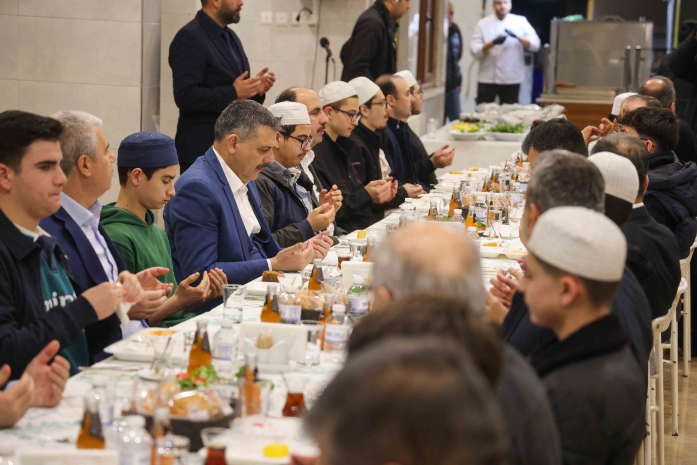 İçişleri Bakanı Mustafa Çiftçi yıllar sonra aynı Kur’an kursunda sahur yaptı
