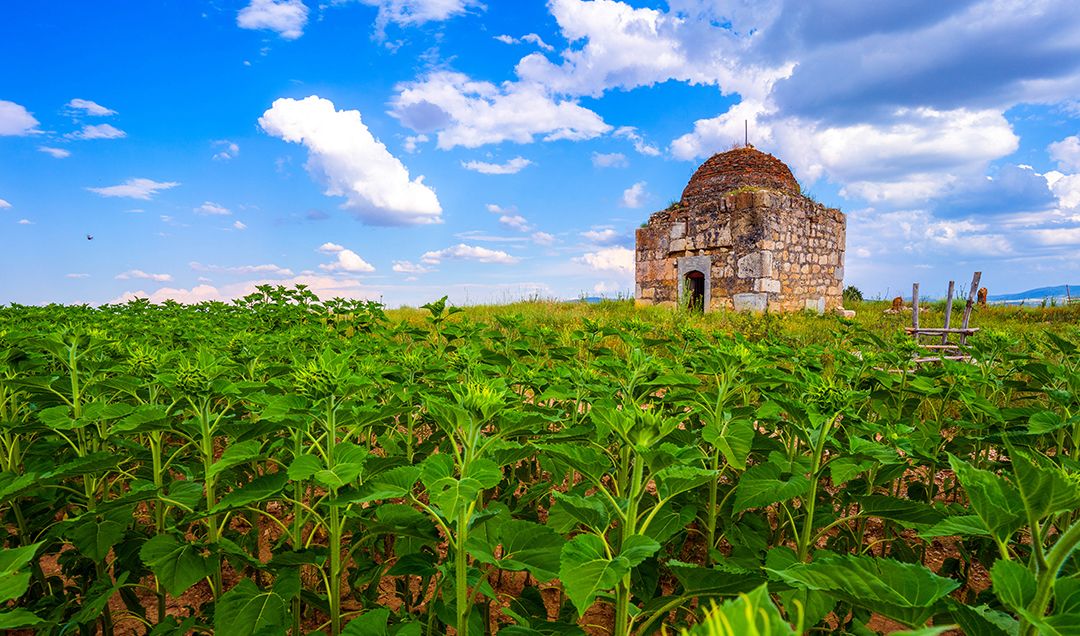 Konya’da gizemli türbe: İçinde yatan kişi yıllardır tartışılıyor