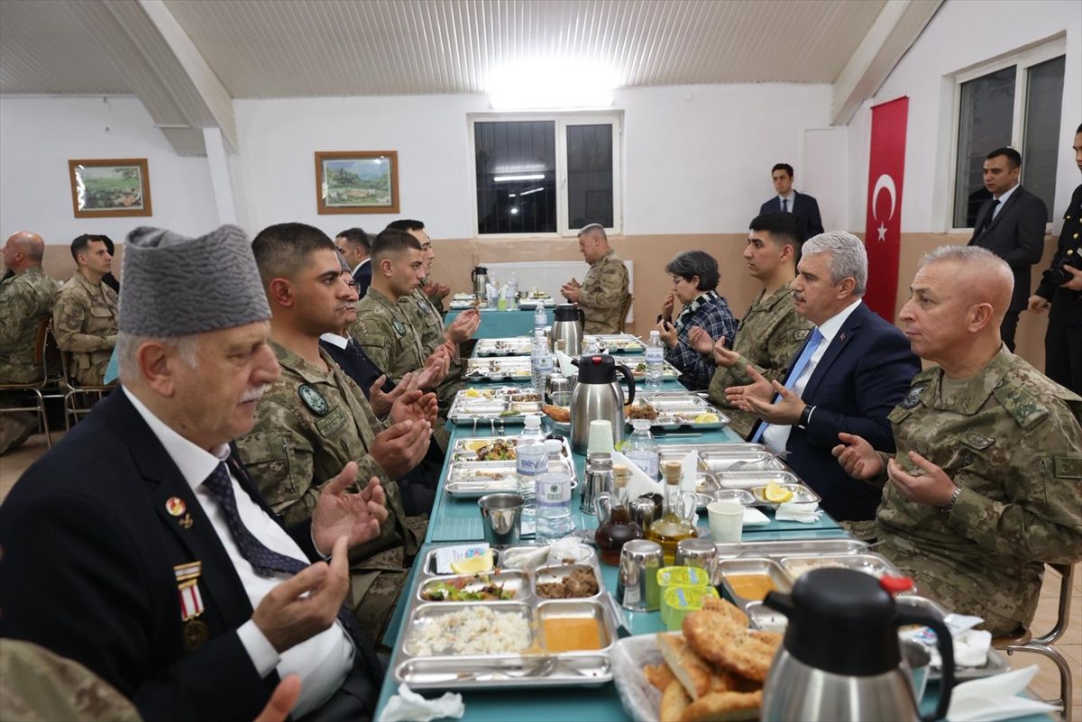 Konya'da şehit aileleri ve gaziler iftarda buluştu