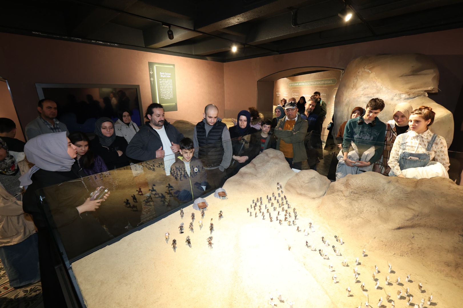 Konya'da Siyer Sergisi ve Mukaddes Emanetler Sergisi Kadir Gecesi'nde doldu taştı