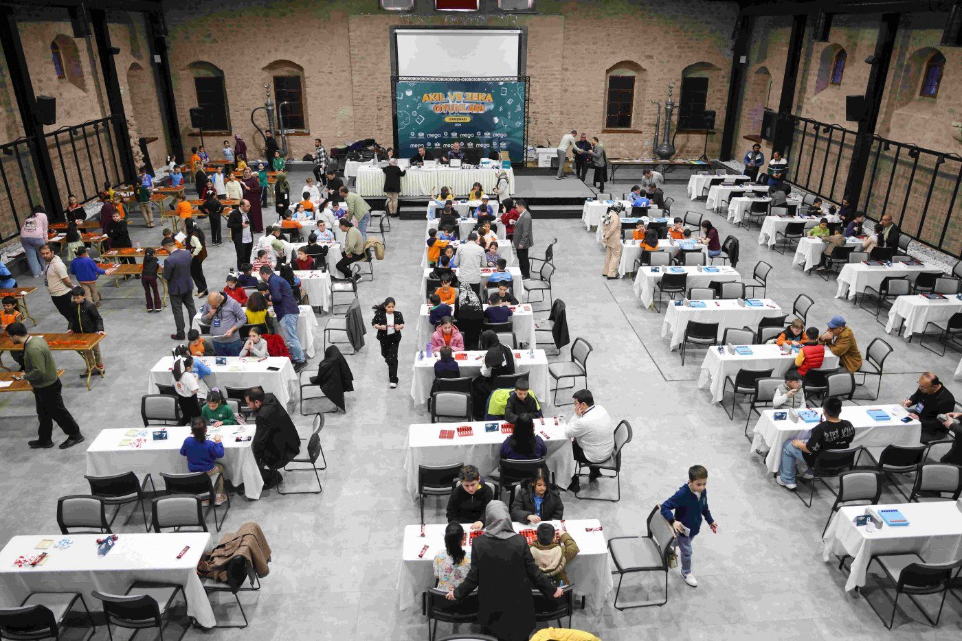 MEGA Akıl Zeka Oyunları finali nefes kesti