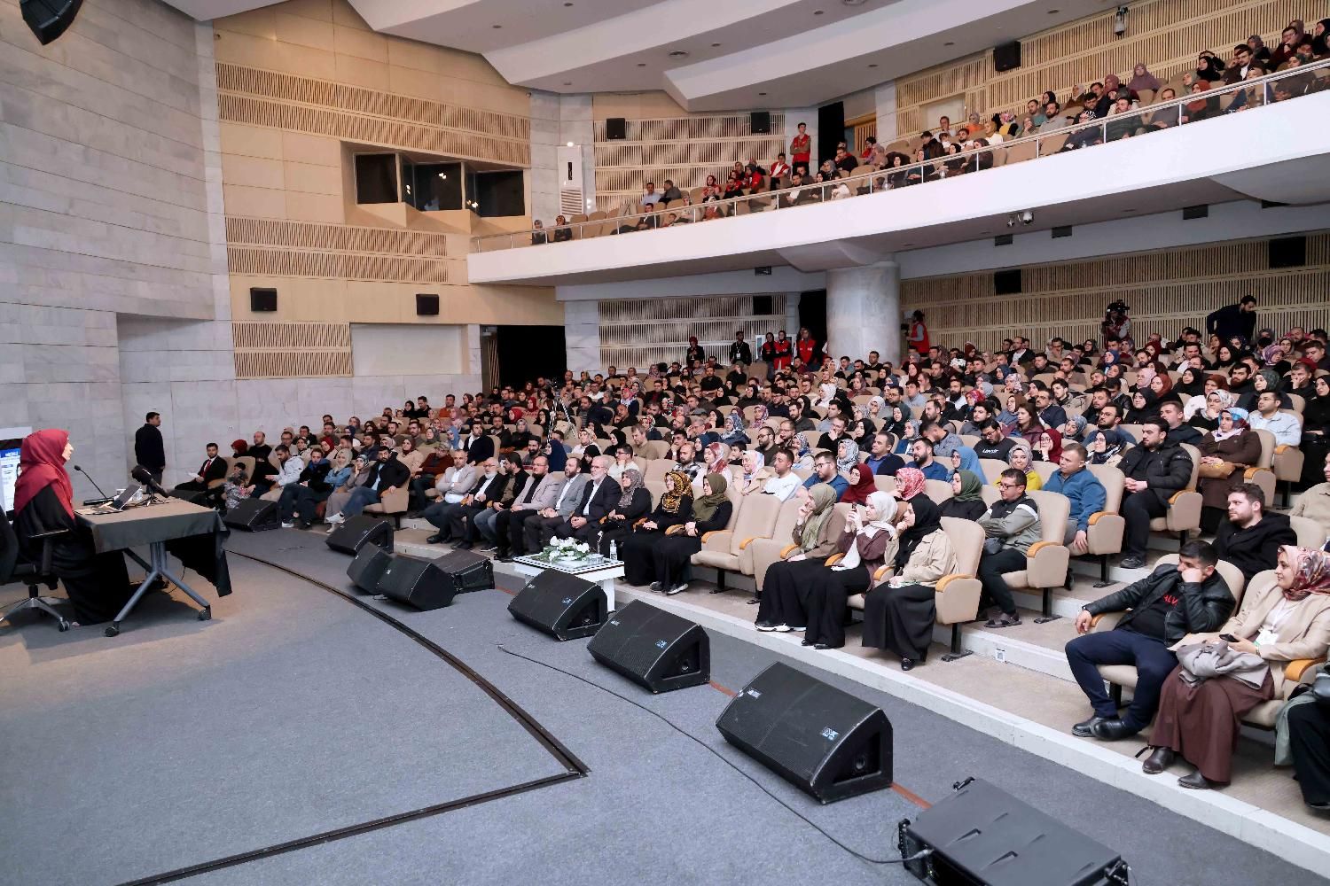 Umre ödüllü “Evlilik ve Aile Gelişim Akademisi” başladı