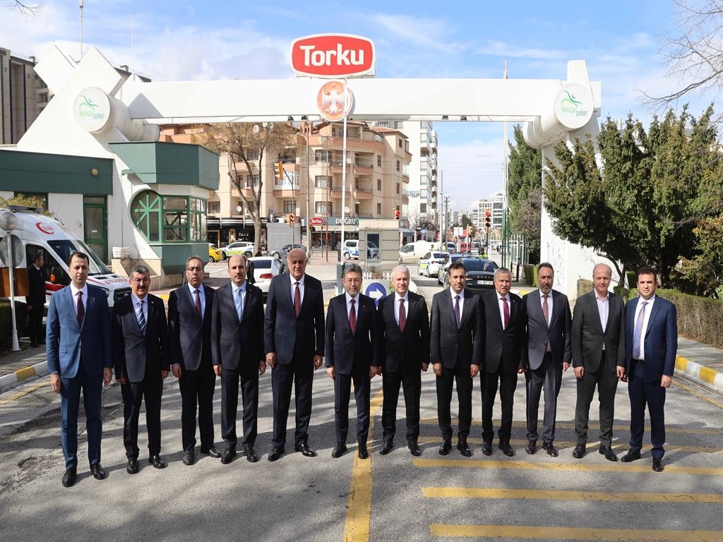 Bakan Yumaklı, Konya Şeker Fabrikası'nı ziyaret etti