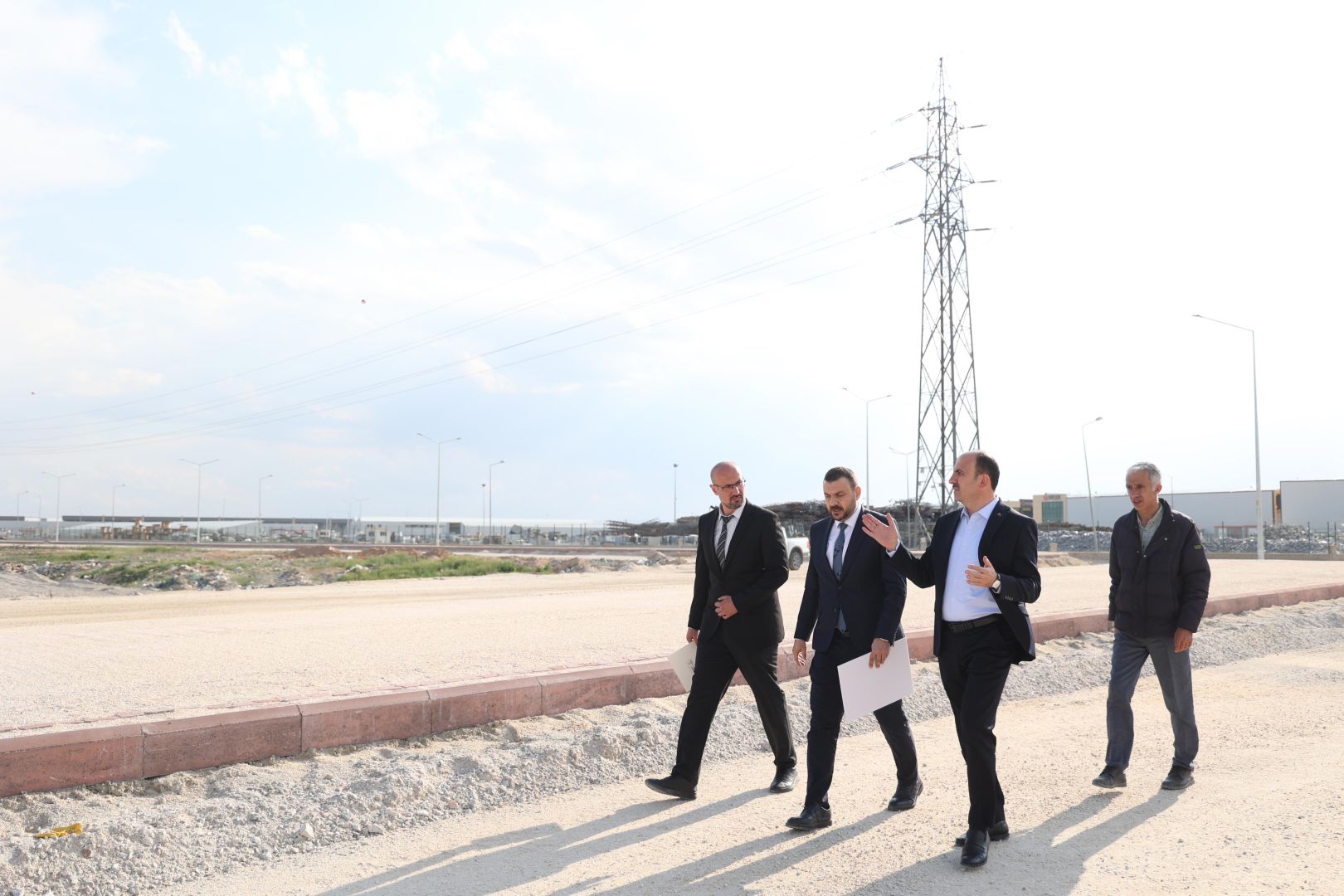 Başkan Altay, Sanayi Bölgesinde Trafik Yükünü Rahatlatacak 15 Kilometrelik İki Yeni Caddede İncelemelerde Bulundu