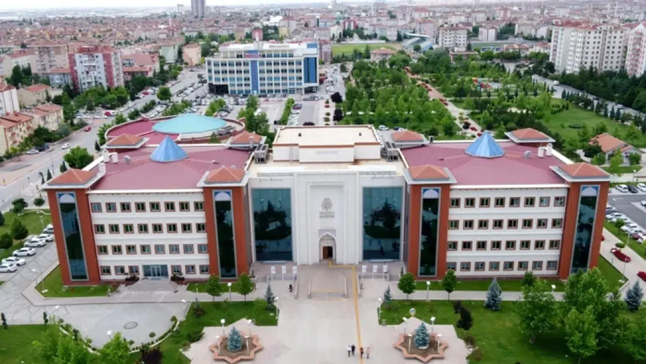İlk kadın Başkan Vekili Selçuklu’da göreve geldi!