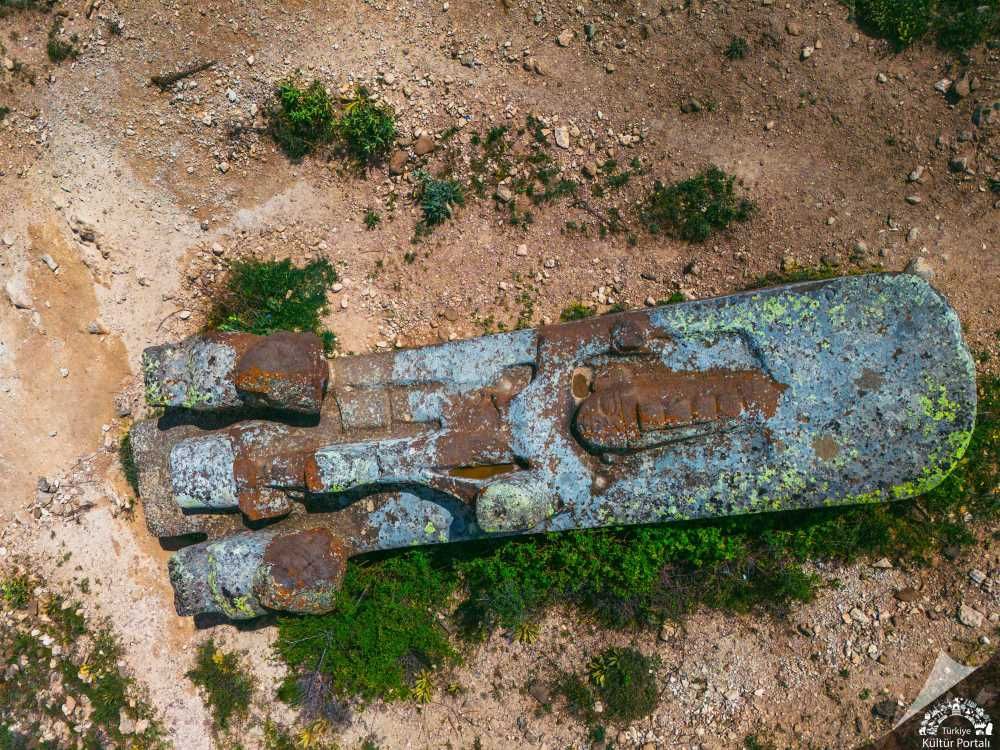 Konya’daki tanrı figürlü dev anıtı gördünüz mü? Hayrete düşürüyor!
