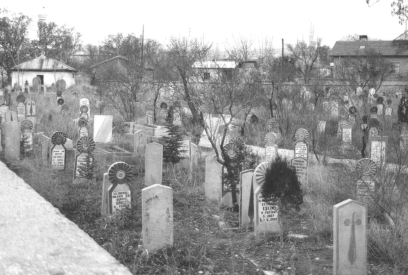 Konya’nın en sessiz ama en çok şey anlatan yeri: Bu mezarlığın gizemi çözülemiyor