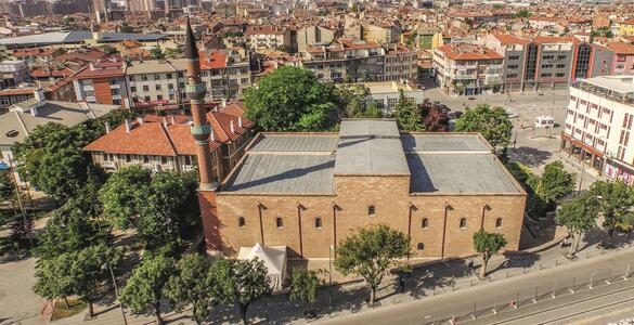 Konya’yı değiştiren baba-kız: Meğerse ünlü eser onlara aitmiş!
