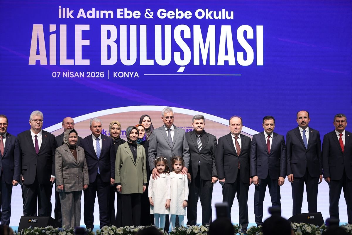 Sağlık Bakanı Kemal Memişoğlu, Konya'da İlk Adım Ebe Gebe Okulu Aile Buluşması'na katıldı