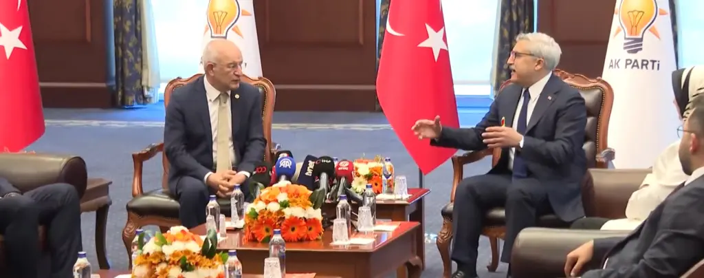 AK Parti ve CHP arasında uzun süre sonra ilk: Genel Merkezde bayramlaştılar
