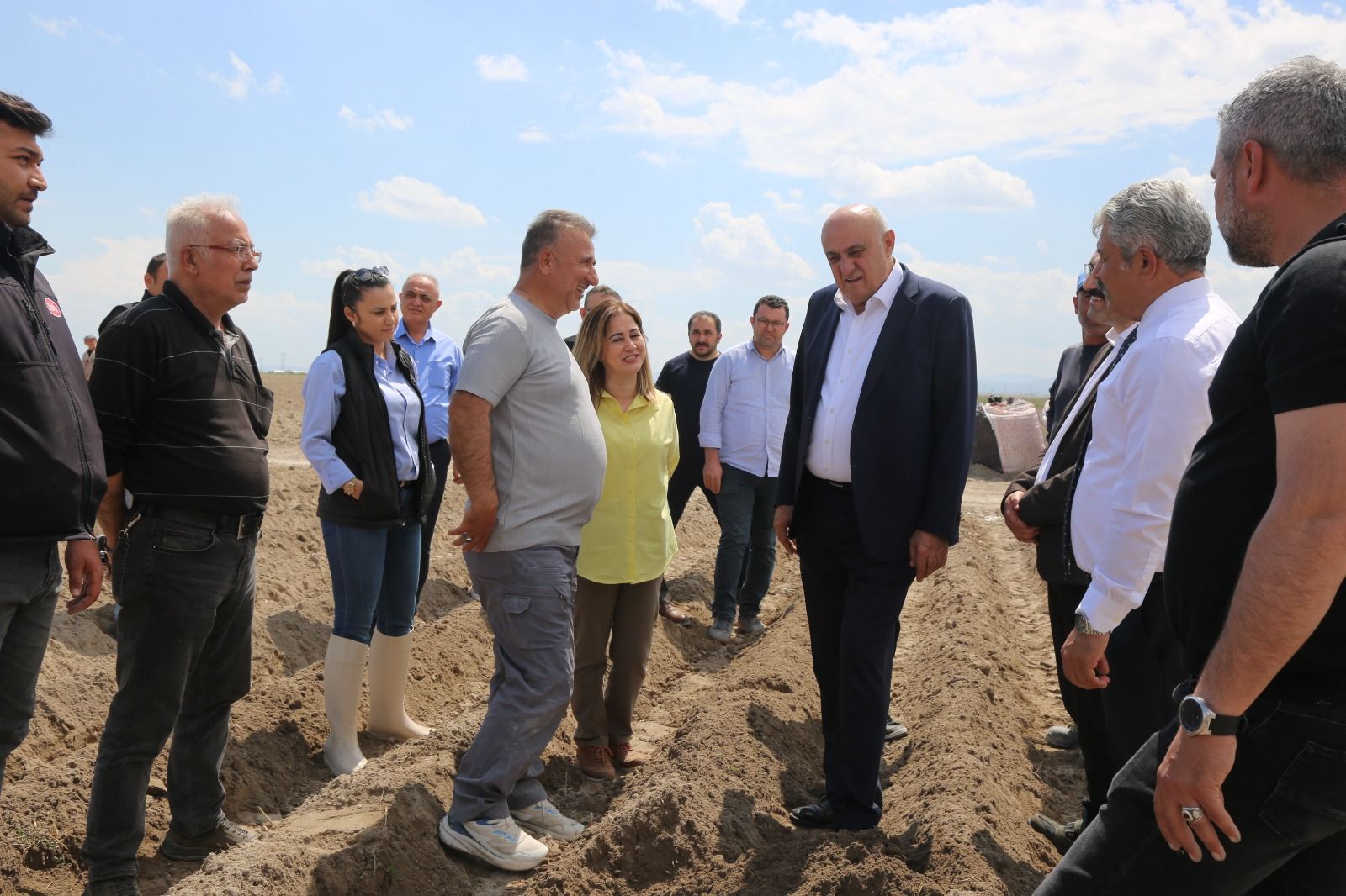 Başkan Erkoyuncu Patates Ekimine Katıldı: Bağımlılık Bitiyor, Kapasite Artıyor!