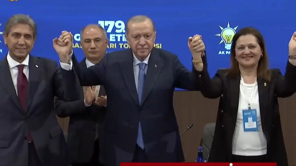 Burcu Köksal AK Parti'ye katıldı! Cumhurbaşkanı Erdoğan: Türkiye merkezli düşünenlere kapımız açık