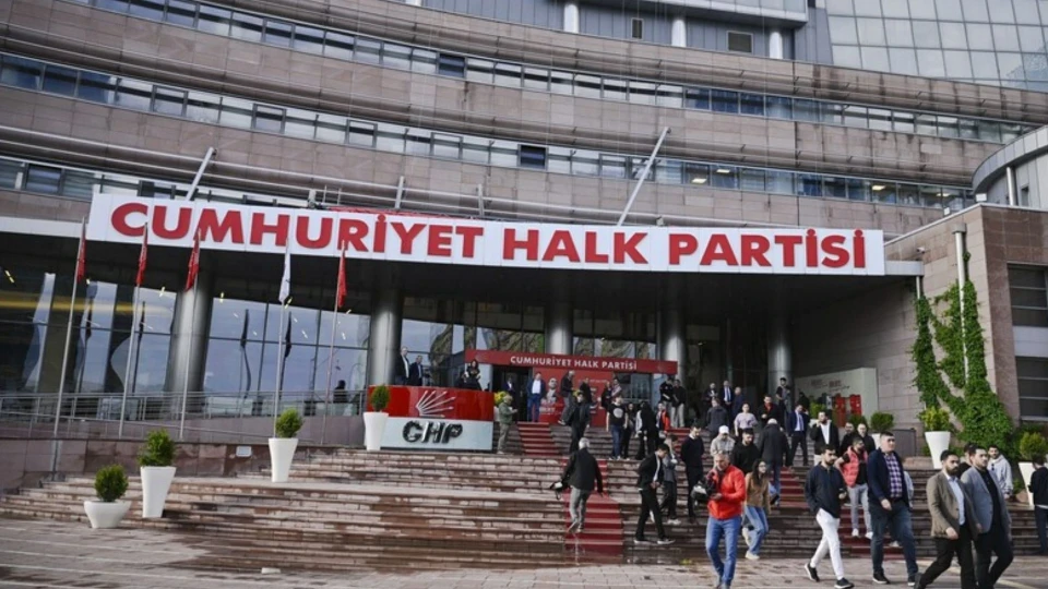 CHP Kurultayı soruşturmasında 7 ilde operasyon, gözaltılar var