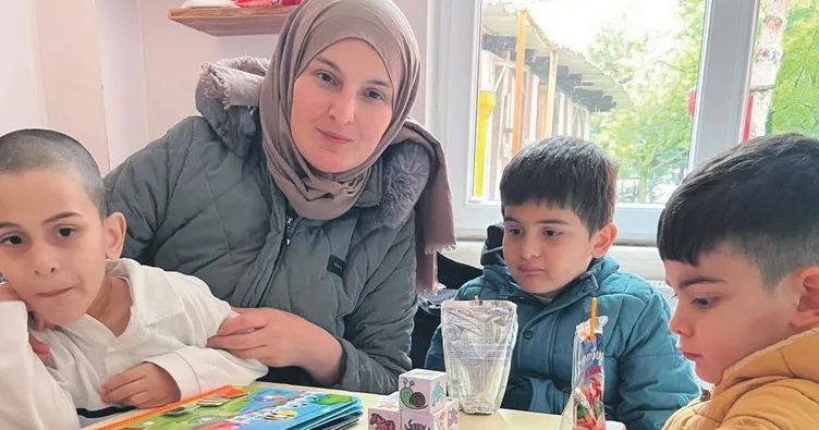 Habibe anne, hayatını 3 otizmli çocuğuna adadı: "Çocuklarım Allah’ın bana bir lütfu"