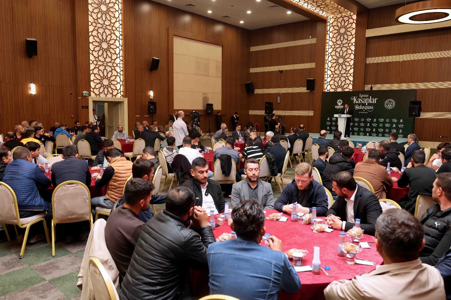 Karatay'da bayram öncesi kasaplar bir araya geldi